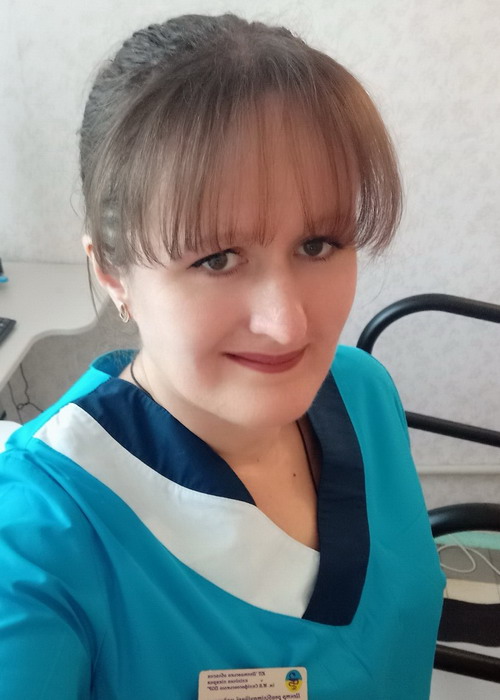 Олена Хахуза